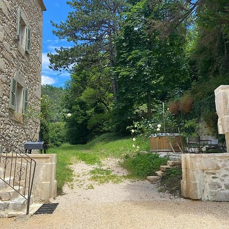 Domaine du Très-Haut - Château de Montanges Extérieur photo