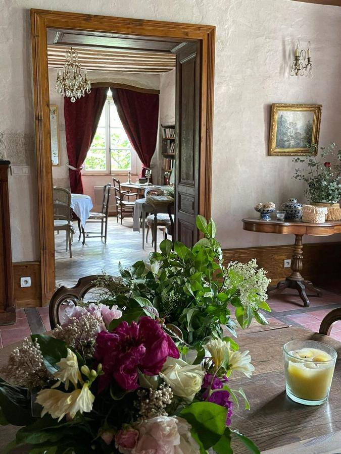 Domaine du Très-Haut - Château de Montanges Extérieur photo