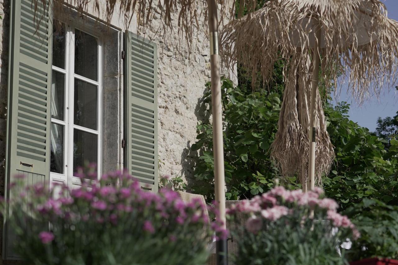 Domaine du Très-Haut - Château de Montanges Extérieur photo