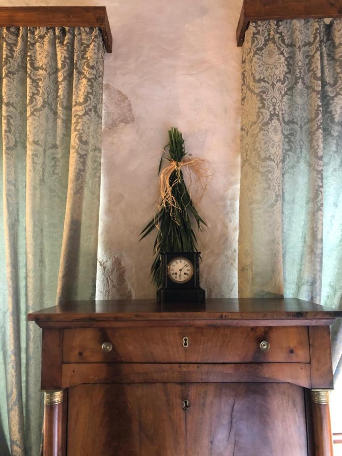 Domaine du Très-Haut - Château de Montanges Extérieur photo