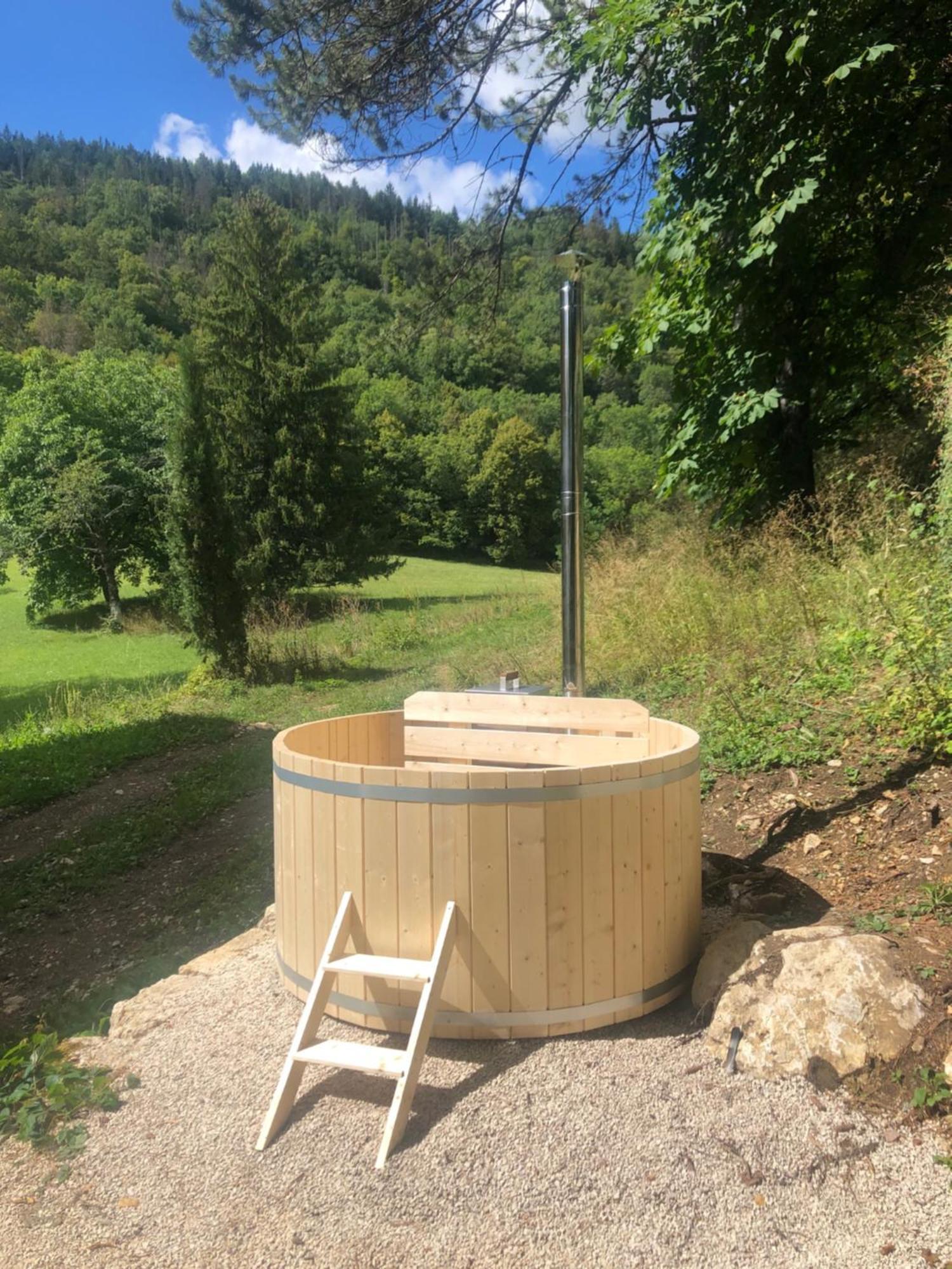 Domaine du Très-Haut - Château de Montanges Extérieur photo