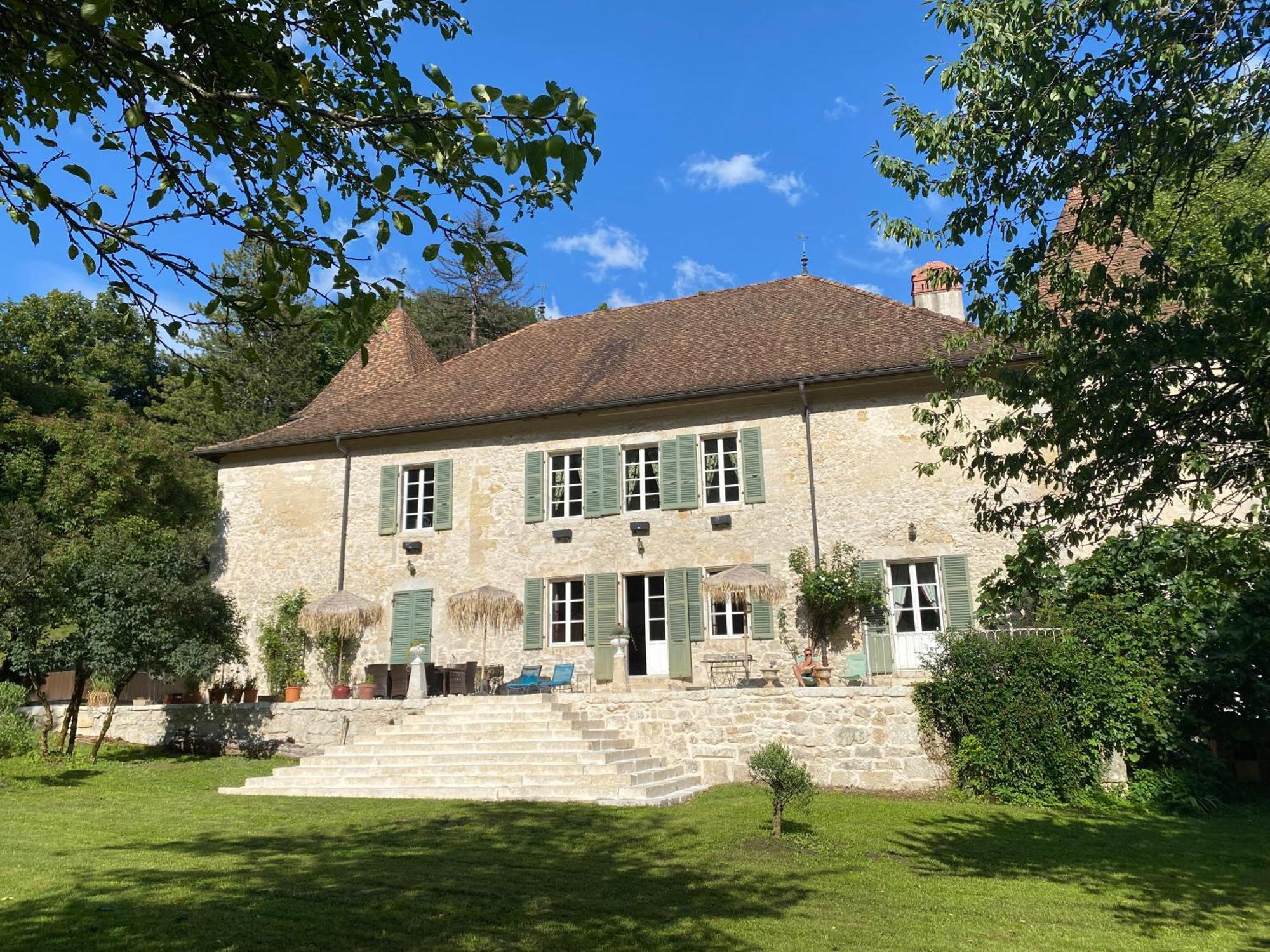 Domaine du Très-Haut - Château de Montanges Extérieur photo